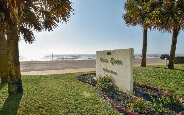 Penthouse Please! by Ryson Vacation Rentals