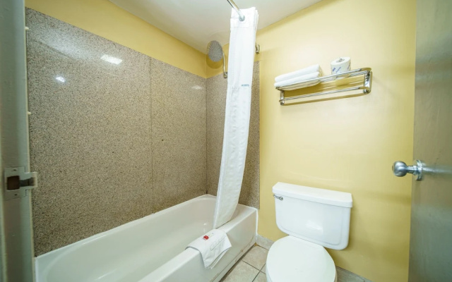 Super 8 Motel - Wichita/West/Airport