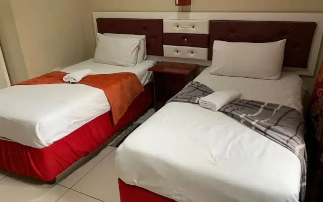 Emampingeni Lodge