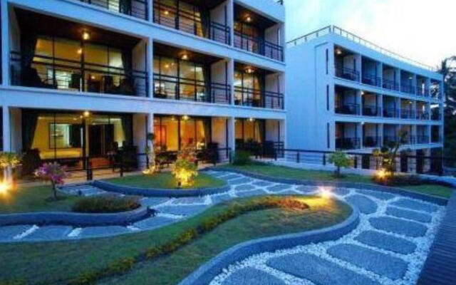 Отель The Kris Resort Condotel at Bagtao Beach вид на фасад
