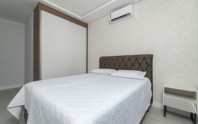 Apartamento 2 Quartos com Piscina - 715