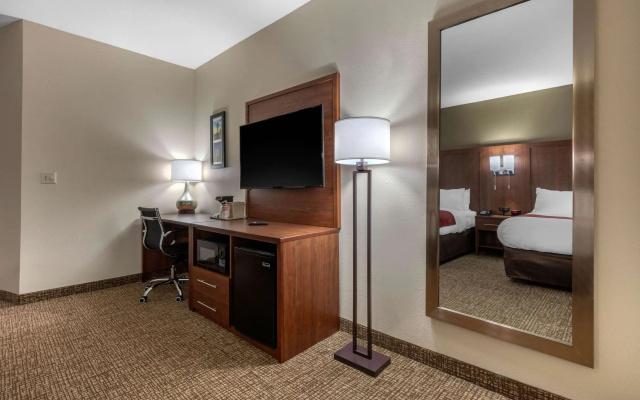 Comfort Inn & Suites Montgomery East Carmichael Rd