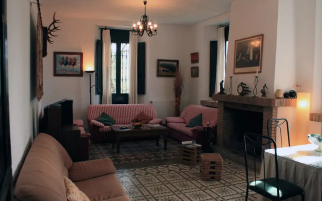 Ermita House 102404 by MO Rentals