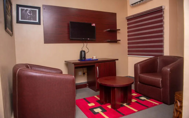 Delano Hotel And Suites