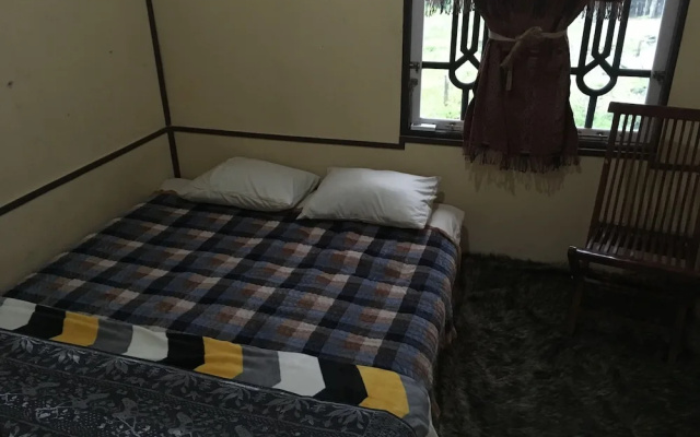 Arut Riverside Guesthouse