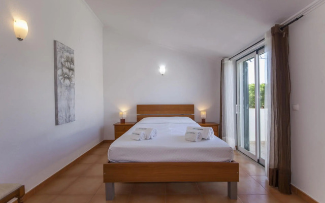 A14 - Cozy Torraltinha Apartment