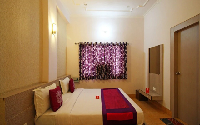 OYO 4398 Hotel Rajat Grand