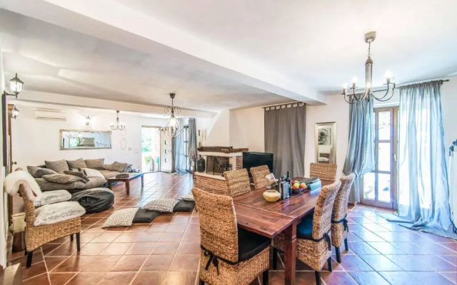 Villa White Stone
