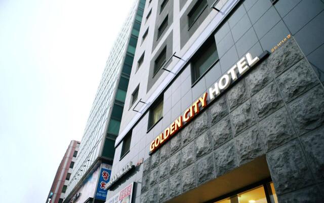 Golden City Hotel Dongdaemun вид на фасад