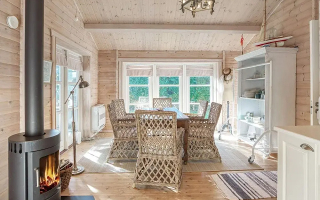 6 Person Holiday Home in Vaeggerlose