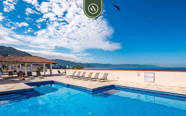 Oceanview 2BR Condo - Romantic Zone - Rooftop Pool