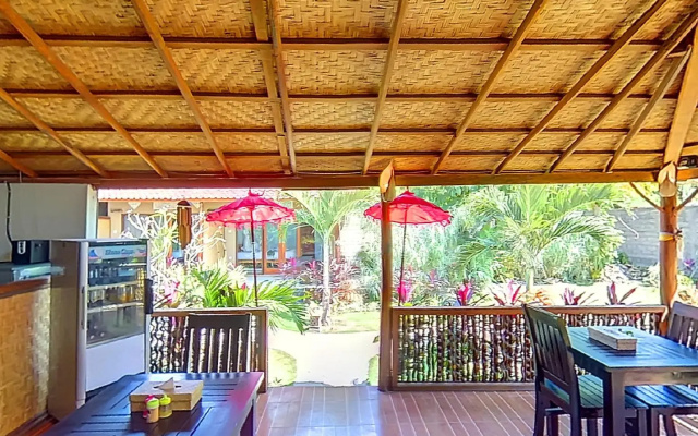 Made Taro - Menjangan Homestay