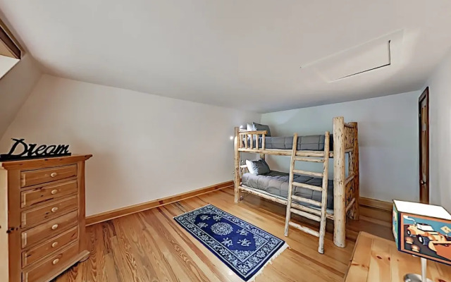 4BR Luxury Log - 4 Br Home