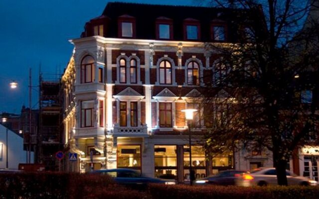 Hotel Duxiana вид на фасад