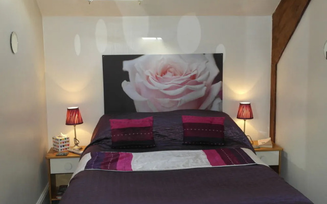 Crown Lodge Bed & Breakfast