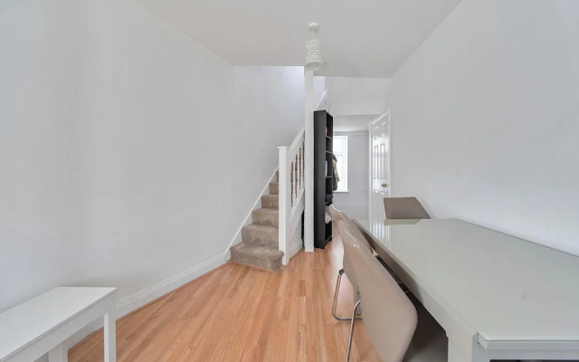 Near Airport - Pets - Parking - Wifi - Sleeps 2