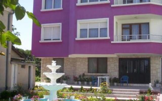 Отель Sunny Home Relax Guest House Бургас вид на фасад