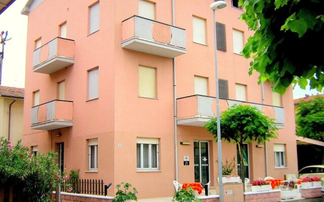 Hotel Ivette вид на фасад