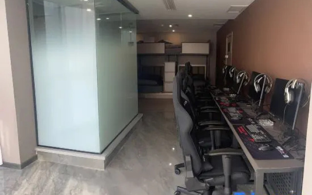 Pai Hotel (Xiangcheng Lianhua Avenue People's Park)