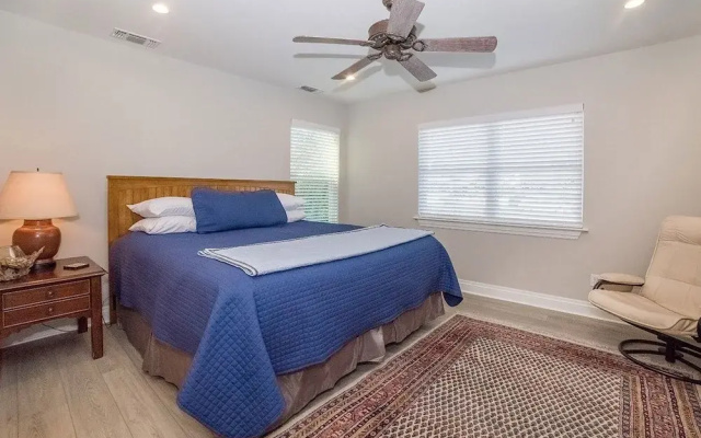 Anchorage Haus 3 Bedroom Home by RedAwning