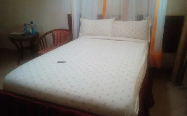 Silvia's  Inn Hotel