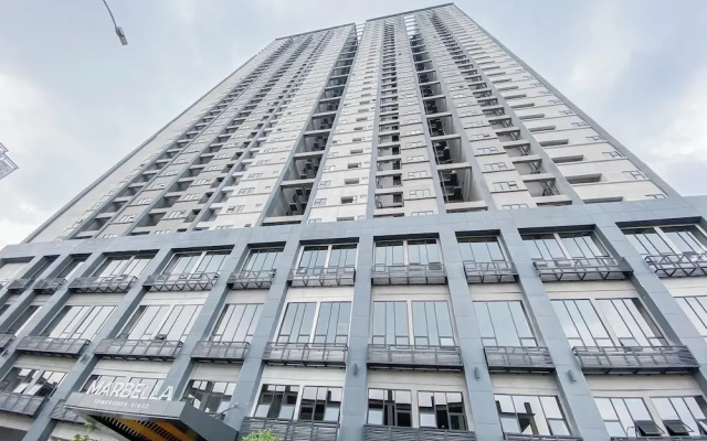 Comfy And Warm 2Br At Meikarta Apartment