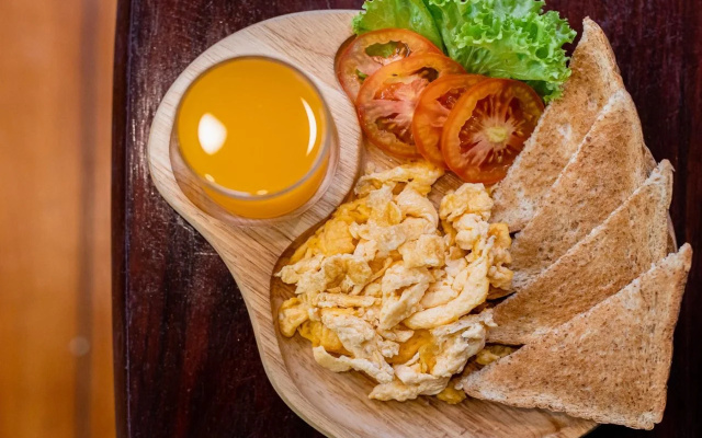 The Alley Hostel & Bistro