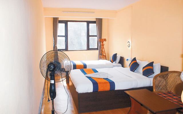 Отель Rest Up Kathmandu Hostel Непал, Катманду - отзывы, цены и фото номеров - забронировать отель Rest Up Kathmandu Hostel онлайн вид на фасад