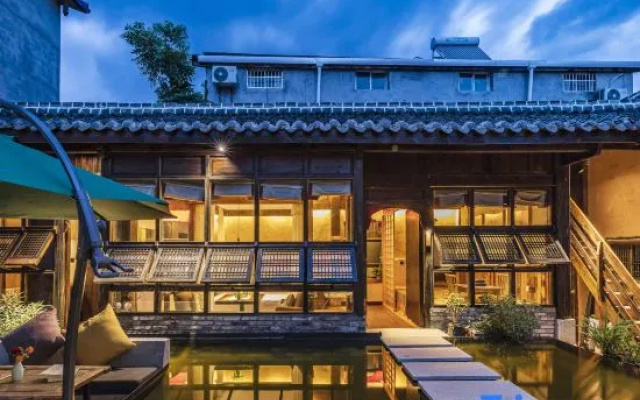 Zhanyu Shanju·Jiangjing Designer Homestay