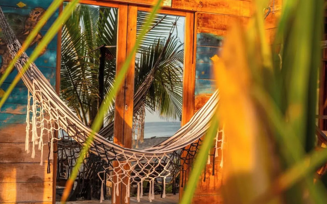 The Mompe Hostal Beach