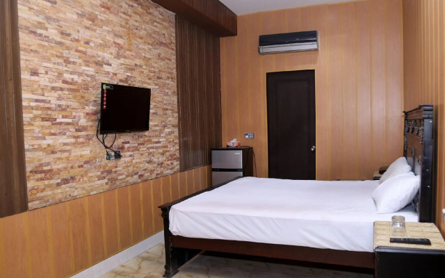 Hotel 12J