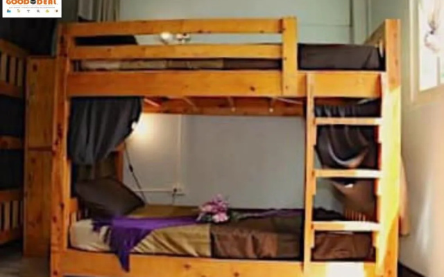 Good Deal Hostel