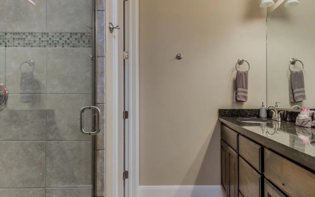 Razorback Ridge 4 Bedroom Apts by Redawning