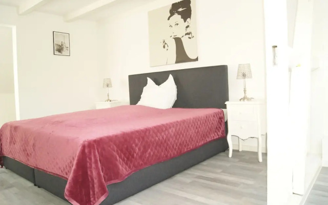 SILONCE Hotels & Restaurant