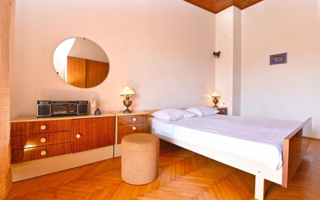 Apartment 1560