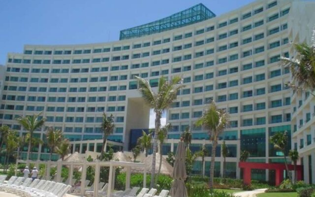 Live Aqua Beach Resort Cancún - All Inclusive - Adults Only in Cancun, Mexico from 471$, photos, reviews - zenhotels.com hotel front