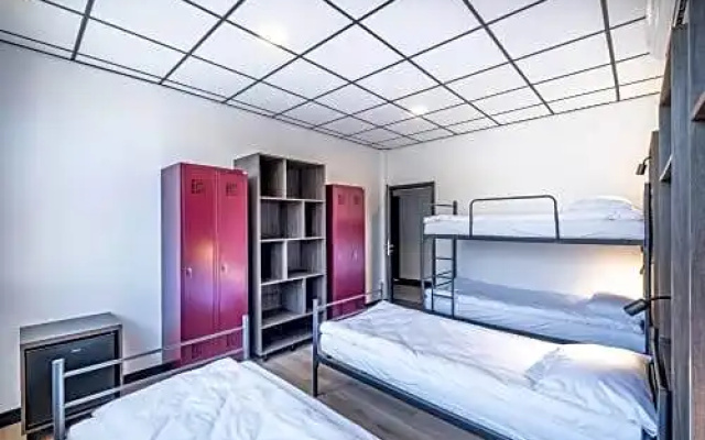 VOLA Hostel