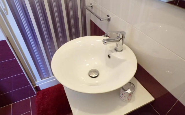 NUOVA AURORA Rent Rooms