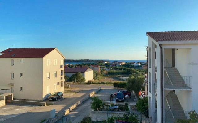 Žare - With Garden - A3