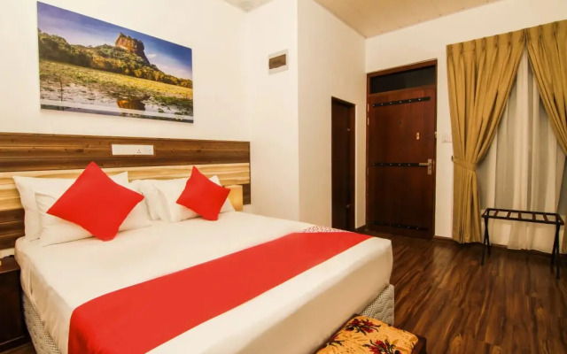 Clove Transit Hotel