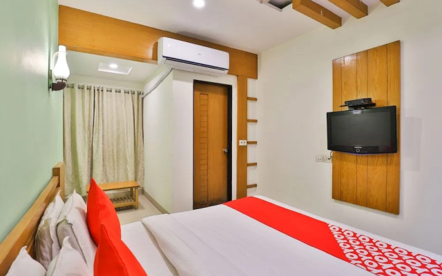 OYO 22419 Hotel Summit