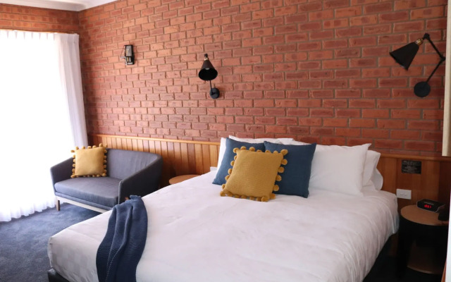 Golden River Motor Inn