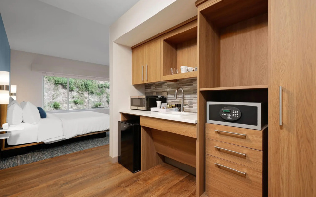 Element New York Wood Ridge