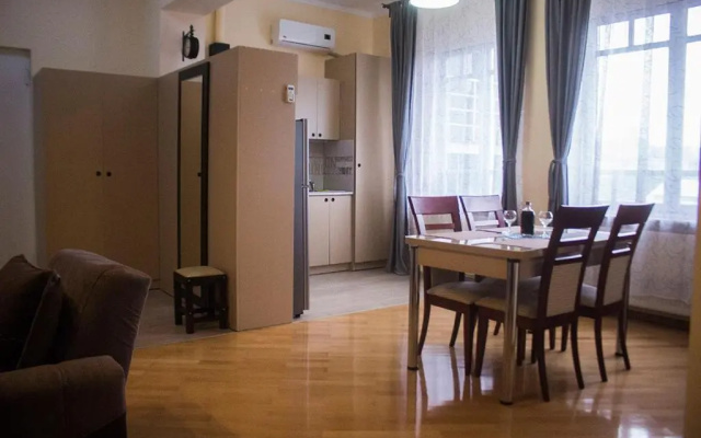 Asterias Apartment