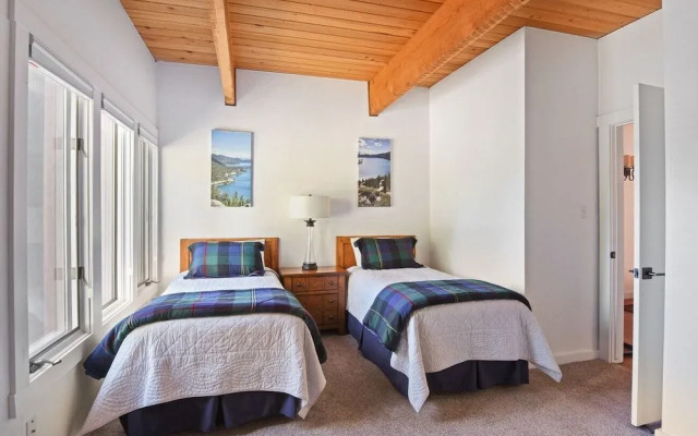 Lakeshore Terrace Delight