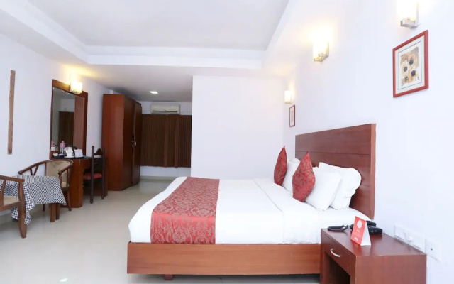 Oyo 15992 Central Hotel