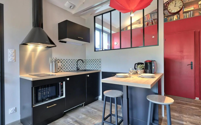 Maisonnette Avec Terrasse Et Parking - Madeleine, Il Etait Une Fois