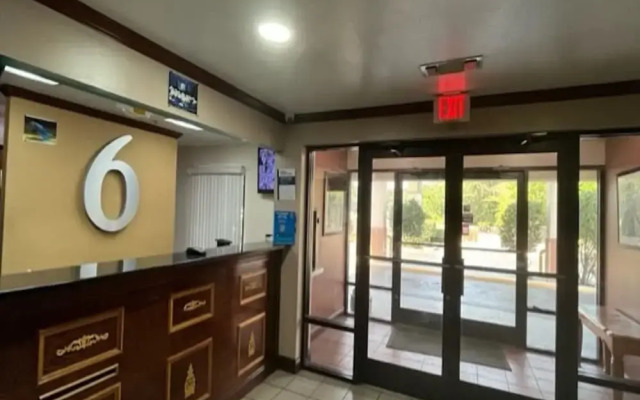 Motel 6 Laurel, MS