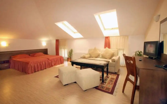 Alafrangite Hotel