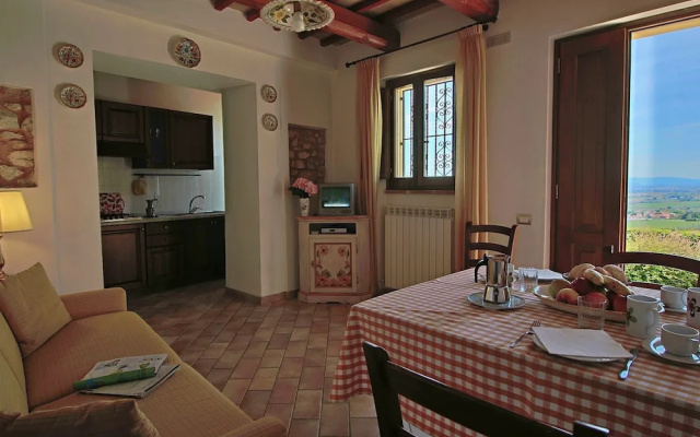 Charming Farmhouse in Trevi With Swimming Pool